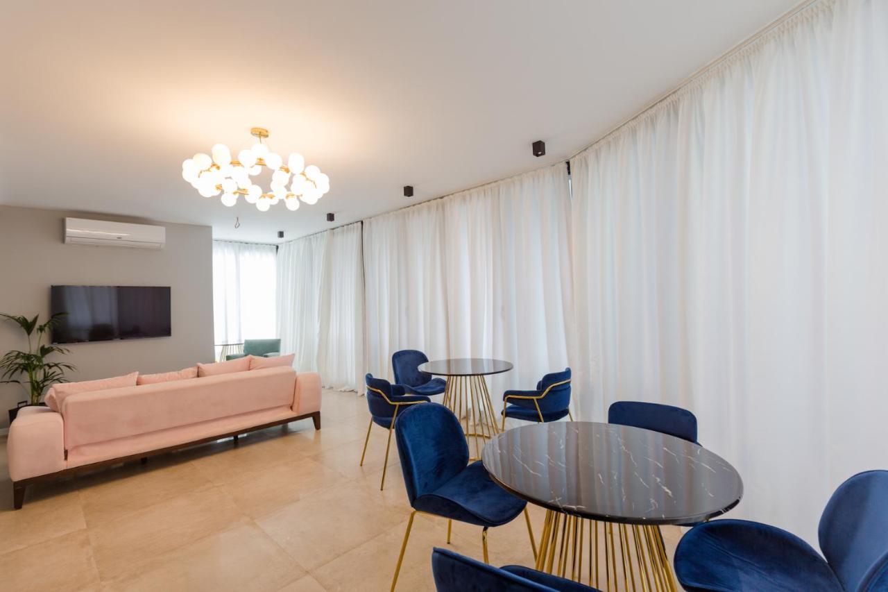 Hotel Lifetime Batumi Luaran gambar
