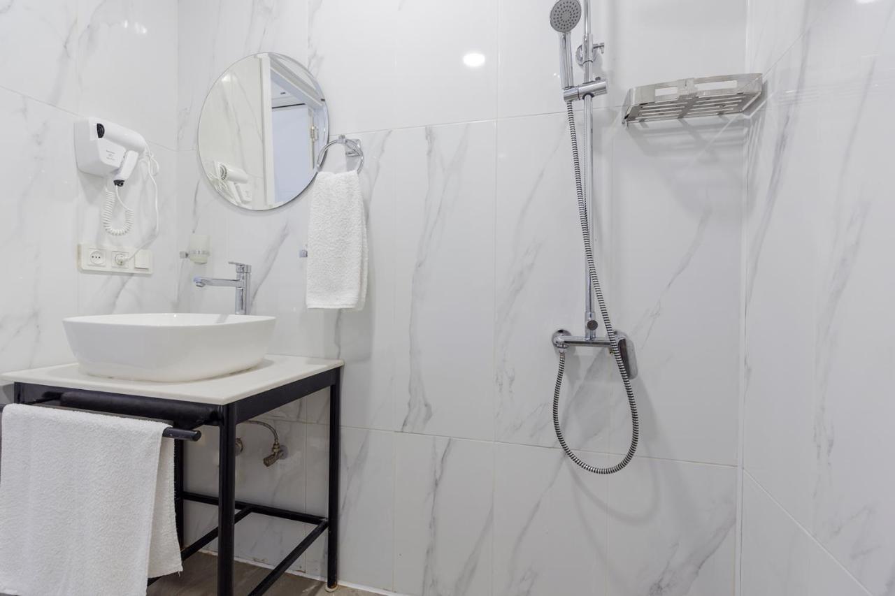 Hotel Lifetime Batumi Luaran gambar